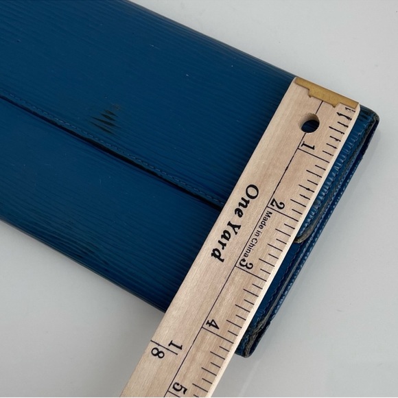 Louis Vuitton Epi Wallet - Picture 15 of 16